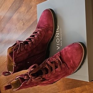 Vionic Lani boots